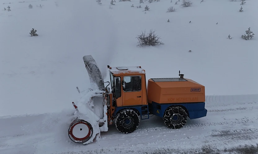 Elazığ İl Özel İdaresi'nden yoğun kar mesaisi