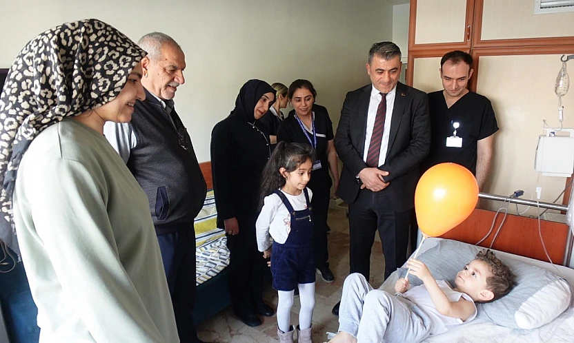 Fırat Üniversitesi Hastanesi'nden karne sevincine anlamlı destek