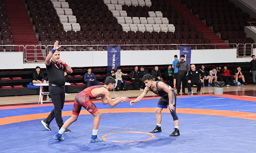 Güreşçiler Elazığ'da mindere çıkıyor