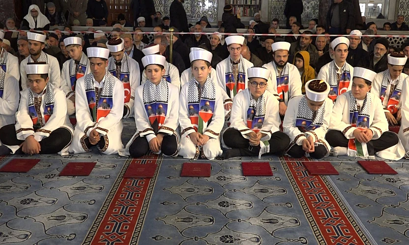 Hafızlık icazet töreninde 120 hafız diplomalarını aldı