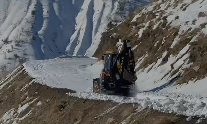 İl Özel İdaresi karla mücadele çalışmalarını sürdürüyor