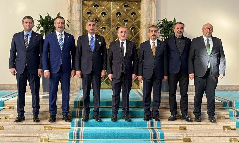 İl protokolü tek masa etrafında buluştu