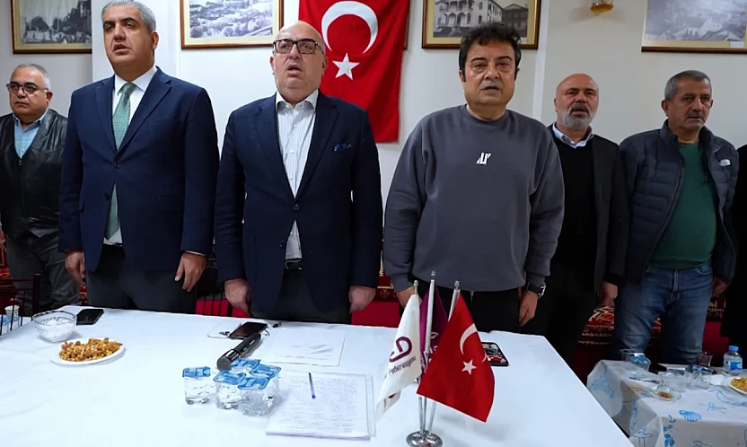 İstanbul Elazığlılar Dayanışma Derneğinde bayrak değişimi