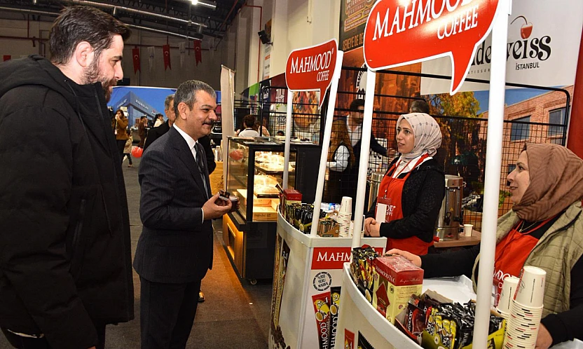 Milletvekili Keleş, Kitap Fuarı ve Kahve Festivali'ni gezdi