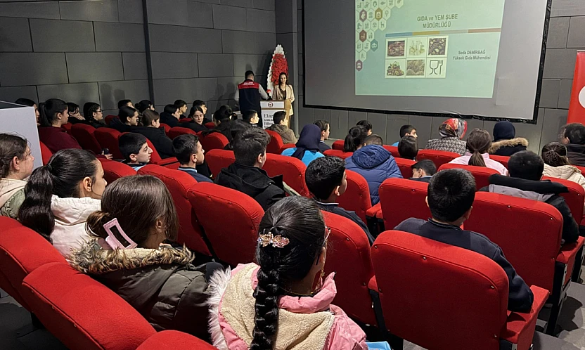 Öğrencilerden Bilim Merkezi'ne ziyaret