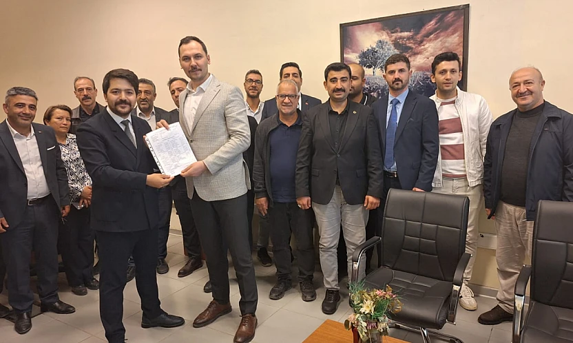 Türk Büro-Sen Elazığ Şube Başkanı Tarkan Ömer Bankur'a mazbata töreni