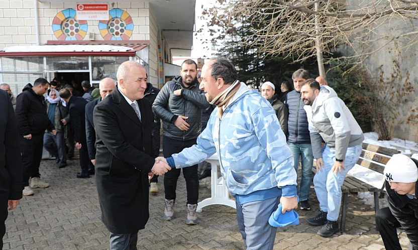 Vali Hatipoğlu Karakoçan'da temaslarda bulundu