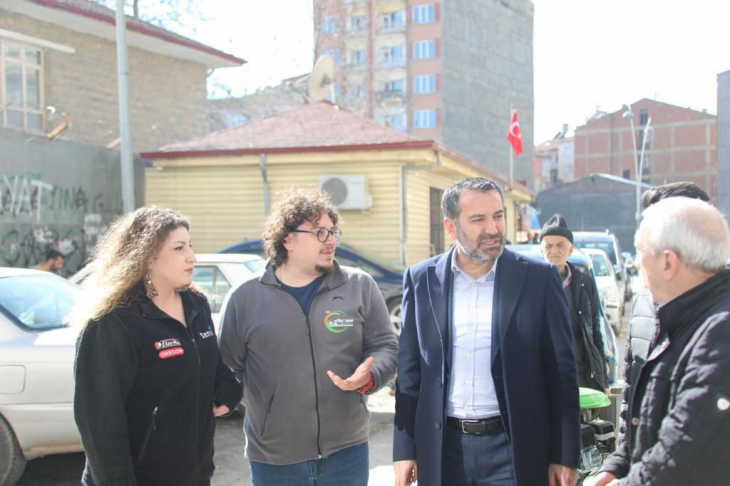 Başkan Şerifoğulları depremin ardından şehir genelinde incelemelerde bulundu