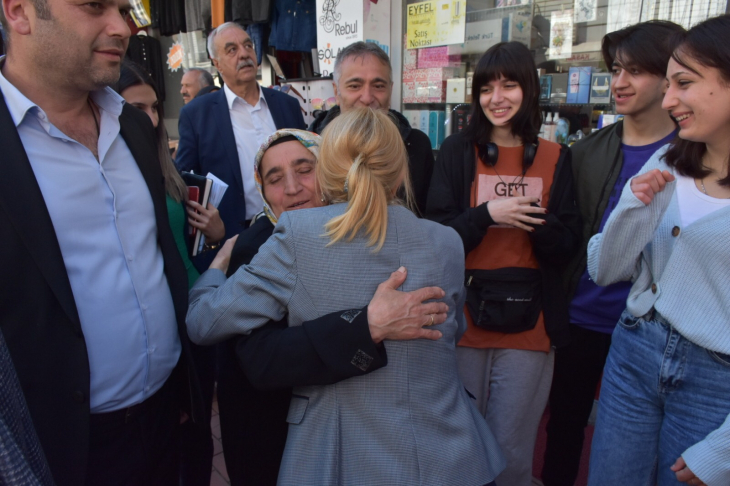 Vatandaşardan Açık'a büyük destek! Hak ettiğiniz yere geleceksiniz, sizi destekleyeceğiz