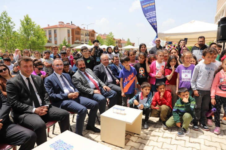 Depremzede çocuklara bilim şenliği düzenlendi 