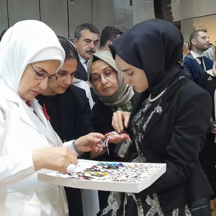 Emine Erdoğan, Elazığ Belediyesi standını ziyaret etti